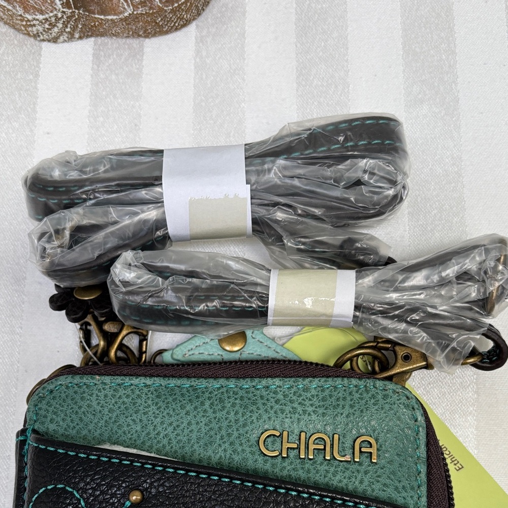 Chala Sea Turtle Brown and Green Crossbody Bag - Picture 4 of 9